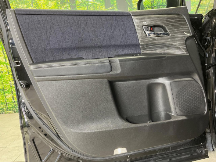 2015 Honda Odyssey DBA-RC1 (UW-6a1f9ba2cd98c)[12]
