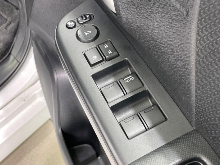 2014 Honda Stepwgn Spada DBA-RK5 (UW-6a1f9ba6e02eb)[21]