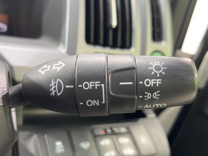2014 Honda Stepwgn Spada DBA-RK6 (UW-6a1f9ba816574)[18]