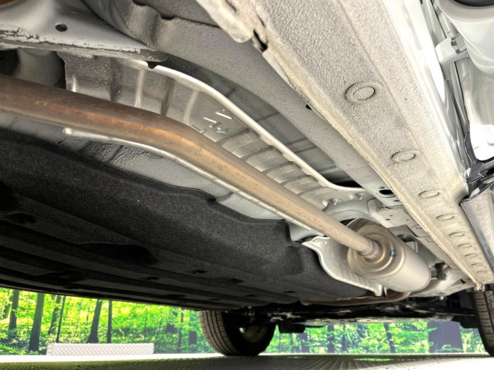 2021 Honda VEZEL 6AA-RV5 (UW-6a1f9bafa6f54)[18]