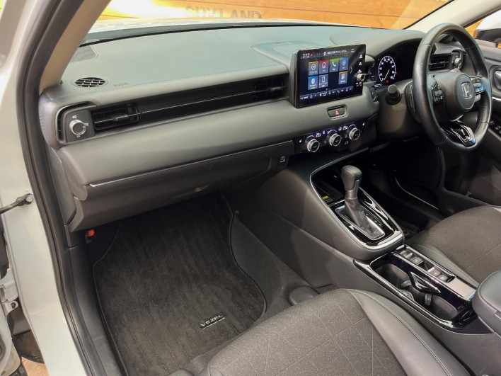 2022 Honda VEZEL 6AA-RV6 (UW-6a1f9bb703b7f)[28]