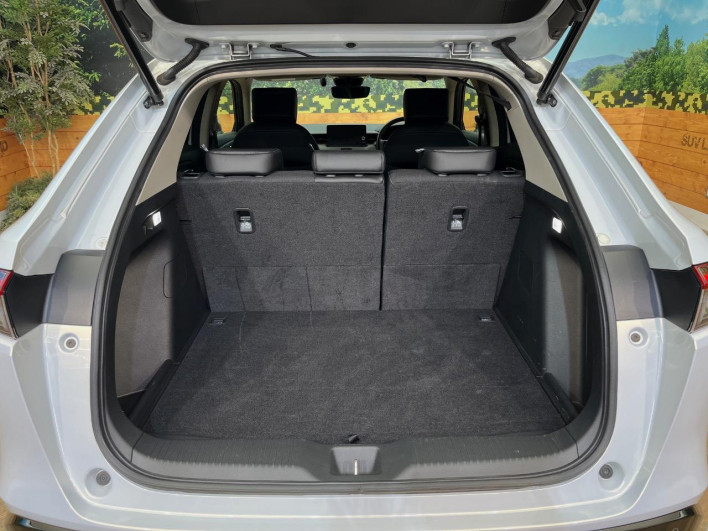 2022 Honda VEZEL 6AA-RV6 (UW-6a1f9bb703b7f)[10]