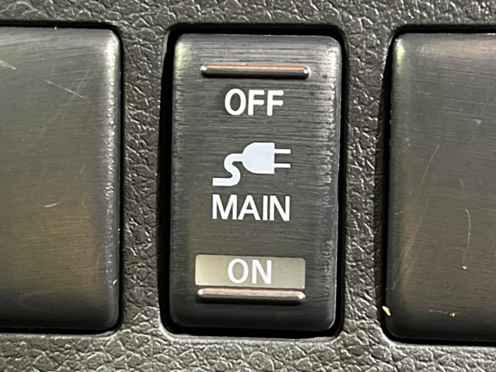 2016 Nissan Elgrand DBA-TE52 (UW-6a1f9bc86ab2e)[17]
