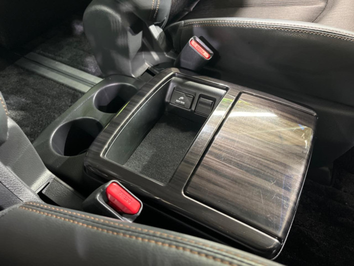 2016 Nissan Elgrand DBA-TE52 (UW-6a1f9bc86ab2e)[25]