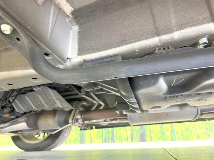 2019 Nissan Elgrand DBA-TE52 (UW-6a1f9bc8aa9e9)[26]