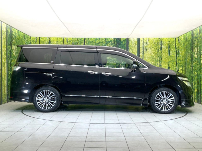 2019 Nissan Elgrand DBA-TE52 (UW-6a1f9bc8aa9e9)[23]