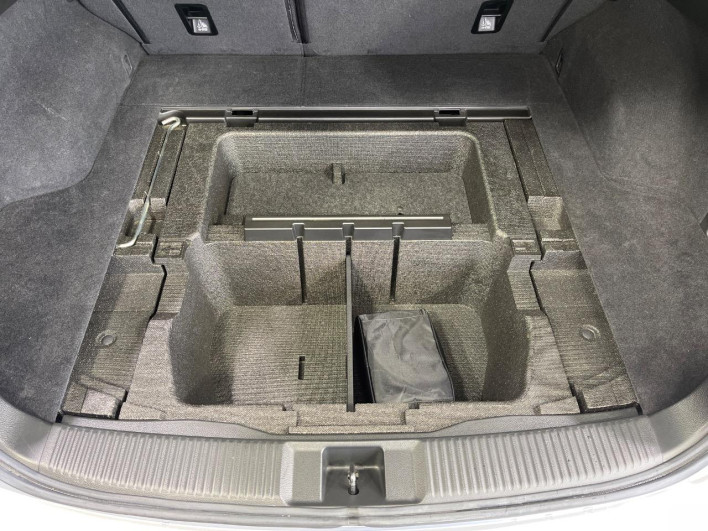 2014 Subaru Levorg DBA-VMG (UW-6a1f9bd3ce586)[29]