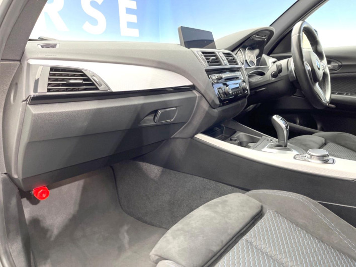 2017 BMW 1 Series DBA-1S30 (UW-6a1f9bd7a11c3)[10]