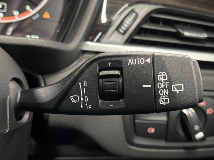 2017 BMW X1 LDA-HT20 (UW-6a1f9bda94328)[23]