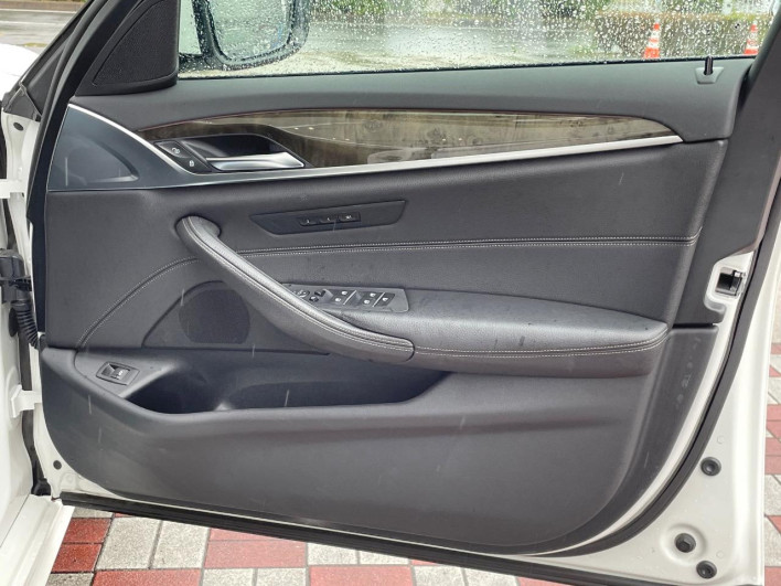2018 BMW 5 Series DBA-JL10 (UW-6a1f9bdb0c44c)[10]