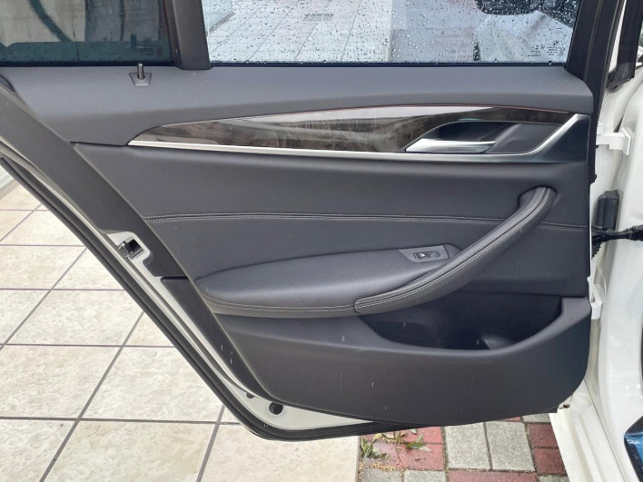 2018 BMW 5 Series DBA-JL10 (UW-6a1f9bdb0c44c)[25]