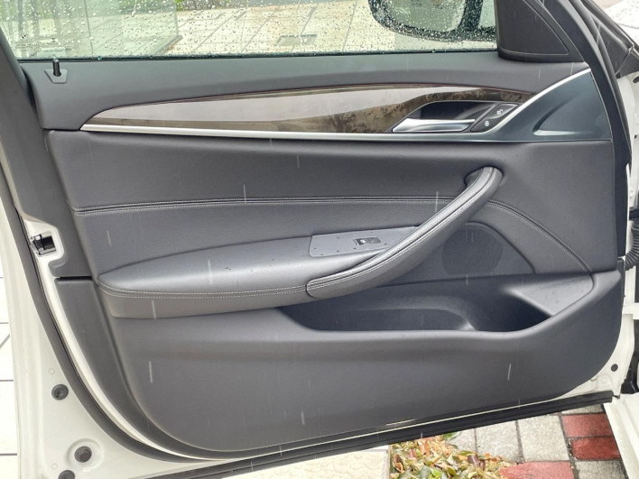 2018 BMW 5 Series DBA-JL10 (UW-6a1f9bdb0c44c)[23]