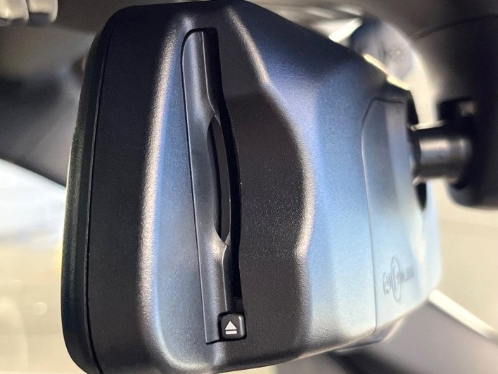 2019 BMW 5 Series ABA-JR20 (UW-6a1f9bdb250ef)[28]
