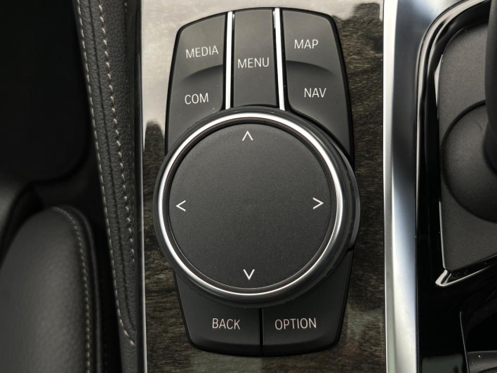 2019 BMW 5 Series ABA-JR20 (UW-6a1f9bdb250ef)[23]