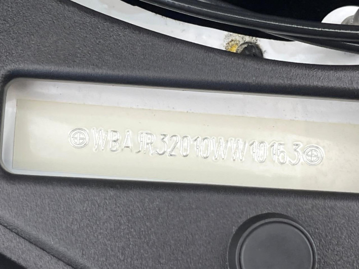 2019 BMW 5 Series ABA-JR20 (UW-6a1f9bdb250ef)[1]