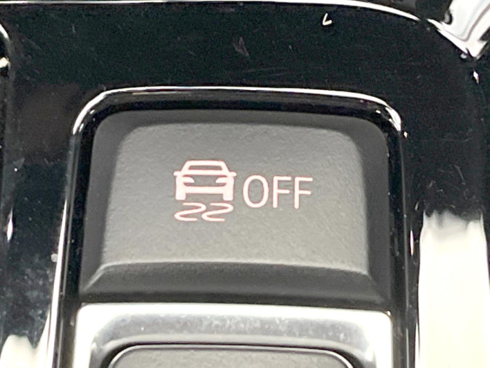 2019 BMW X2 ABA-YH20 (UW-6a1f9bdcdc5e3)[15]
