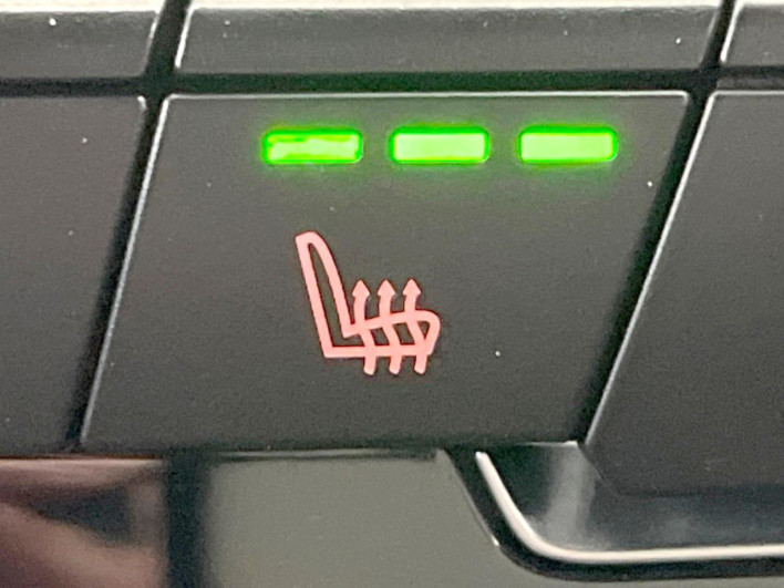 2019 BMW X2 ABA-YH20 (UW-6a1f9bdcdc5e3)[13]