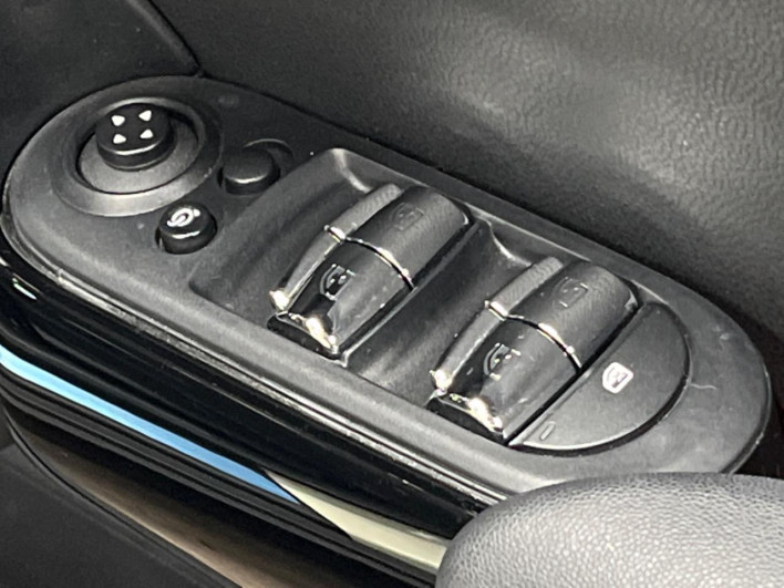 2016 Rover Mini DBA-XS20 (UW-6a1f9be30ea25)[17]
