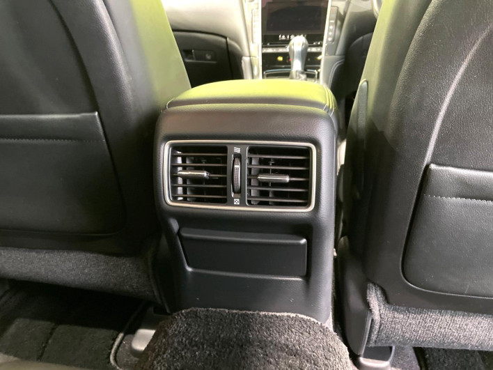 2015 Nissan Skyline DBA-YV37 (UW-6a1f9be6d2575)[12]