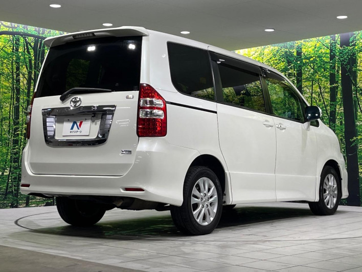 2011 Toyota Noah DBA-ZRR75W (UW-6a1f9bec26436)[10]