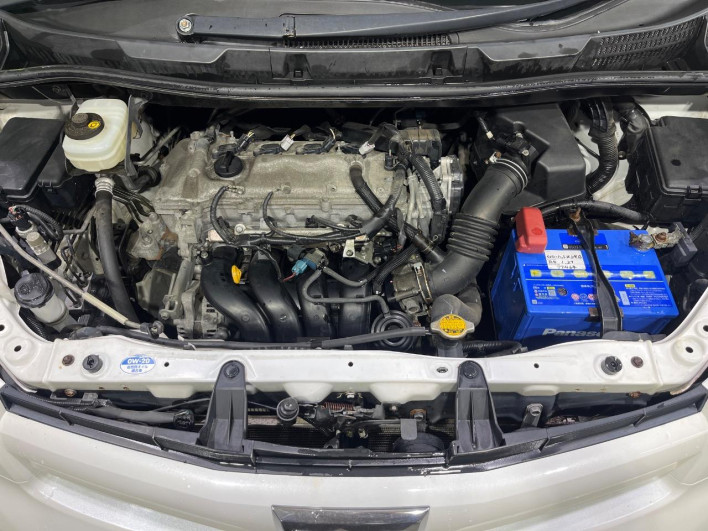 2011 Toyota Noah DBA-ZRR75W (UW-6a1f9bec26436)[5]