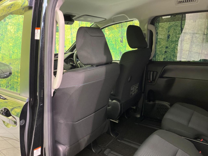 2015 Toyota Voxy DBA-ZRR80W (UW-6a1f9becd584d)[10]