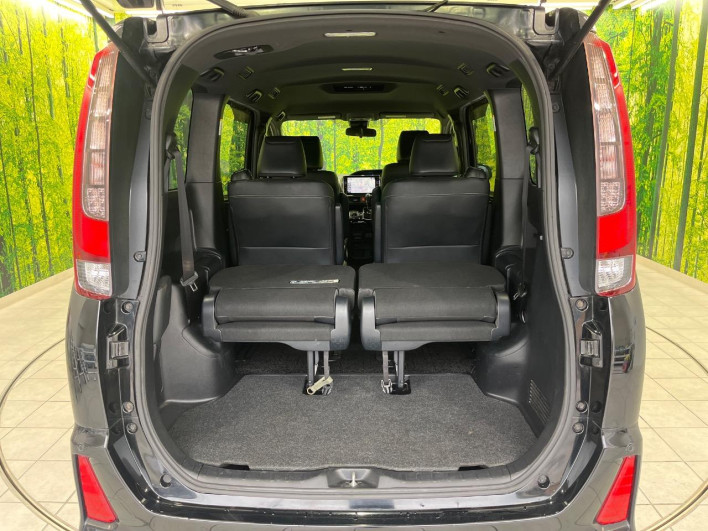 2017 Toyota Noah DBA-ZRR80W (UW-6a1f9bee592db)[15]