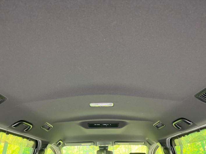 2017 Toyota Noah DBA-ZRR80W (UW-6a1f9bee592db)[16]