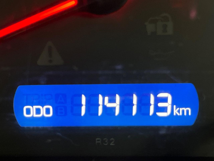 2017 Toyota Noah DBA-ZRR80W (UW-6a1f9bee592db)[2]