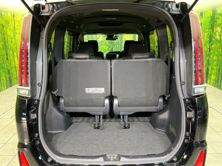 2017 Toyota Noah DBA-ZRR80W (UW-6a1f9bf05e71c)[7]