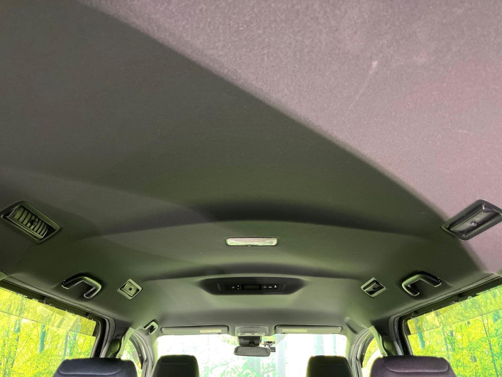2017 Toyota Noah DBA-ZRR80W (UW-6a1f9bf05e71c)[10]