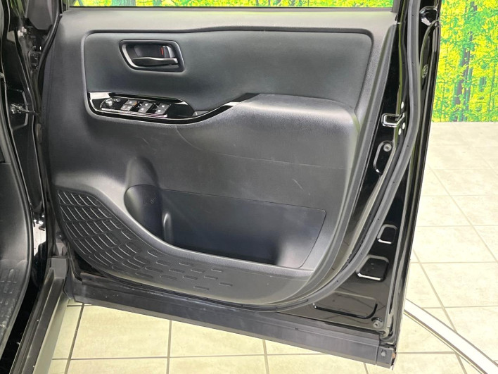 2017 Toyota Noah DBA-ZRR80W (UW-6a1f9bf05e71c)[25]