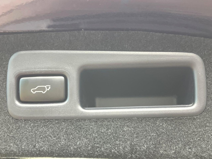 2017 Toyota Harrier DBA-ZSU60W (UW-6a1f9bf85b4e5)[26]