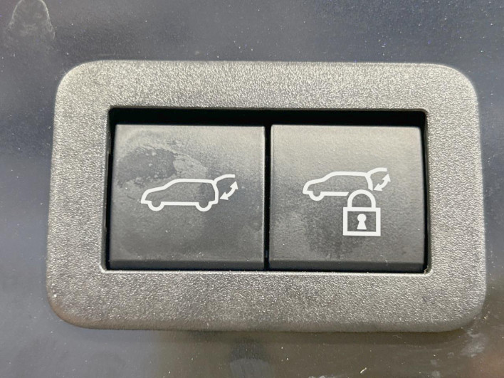 2023 Toyota Corolla Cross 6AA-ZVG11 (UW-6a1f9bfb77a8c)[18]