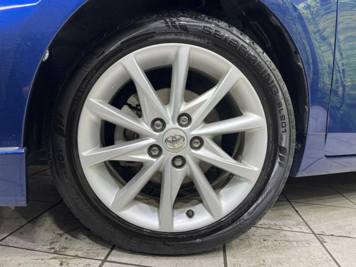 2012 Toyota Prius α DAA-ZVW41W (UW-6a1f9c02f2785)[5]