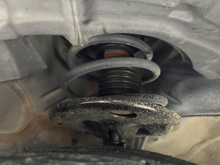 2012 Toyota Prius α DAA-ZVW41W (UW-6a1f9c02f2785)[9]