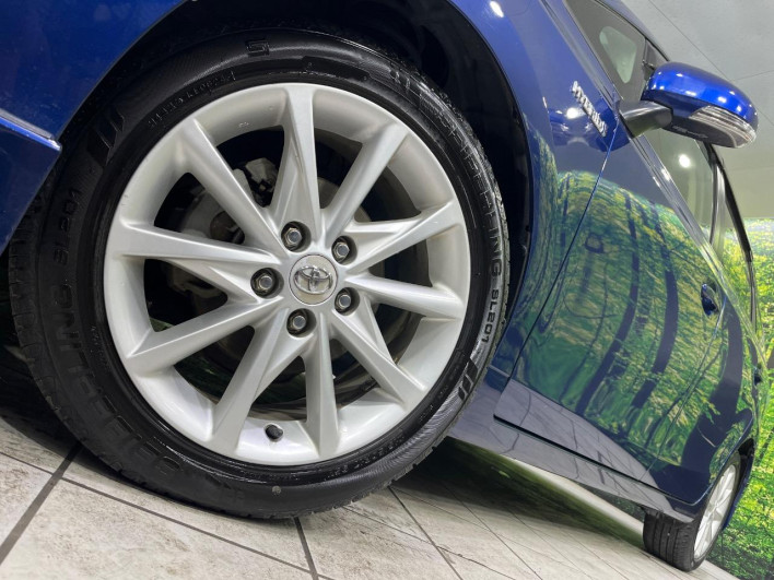 2012 Toyota Prius α DAA-ZVW41W (UW-6a1f9c02f2785)[6]