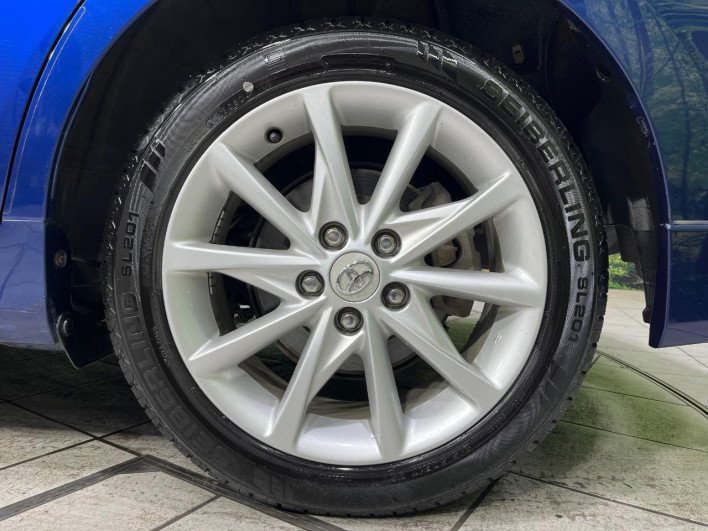 2012 Toyota Prius α DAA-ZVW41W (UW-6a1f9c02f2785)[16]