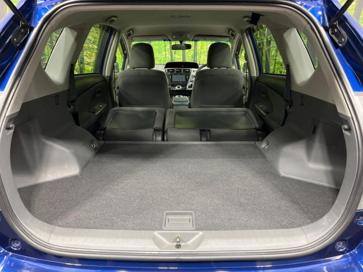 2012 Toyota Prius α DAA-ZVW41W (UW-6a1f9c02f2785)[29]