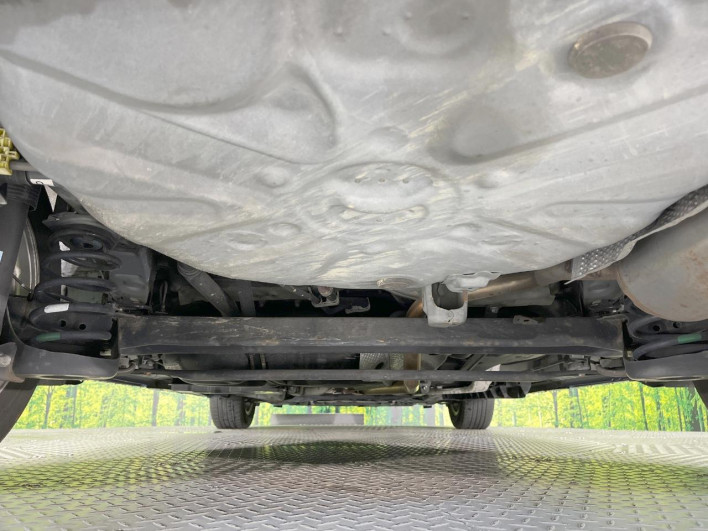 2012 Toyota Prius α DAA-ZVW41W (UW-6a1f9c0307733)[19]