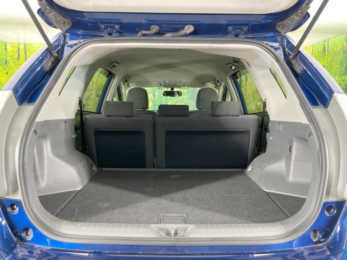 2012 Toyota Prius α DAA-ZVW41W (UW-6a1f9c0307733)[28]