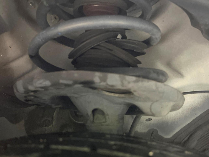 2013 Toyota Prius α DAA-ZVW41W (UW-6a1f9c0400997)[15]