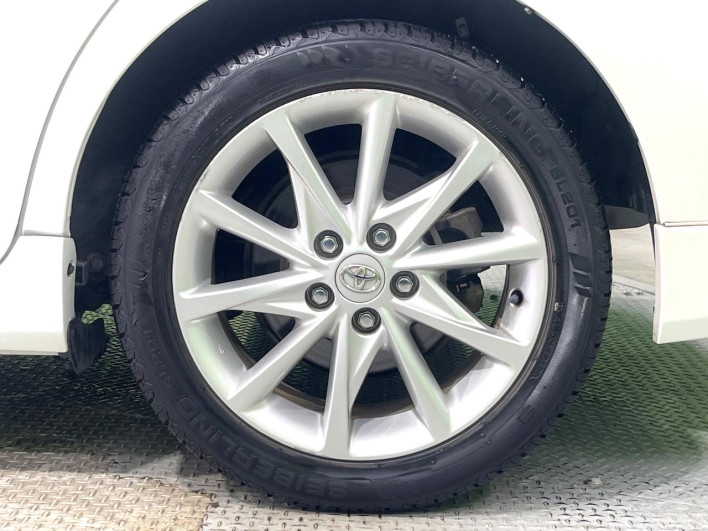2013 Toyota Prius α DAA-ZVW41W (UW-6a1f9c0400997)[17]
