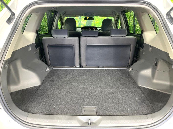 2013 Toyota Prius α DAA-ZVW41W (UW-6a1f9c0400997)[28]