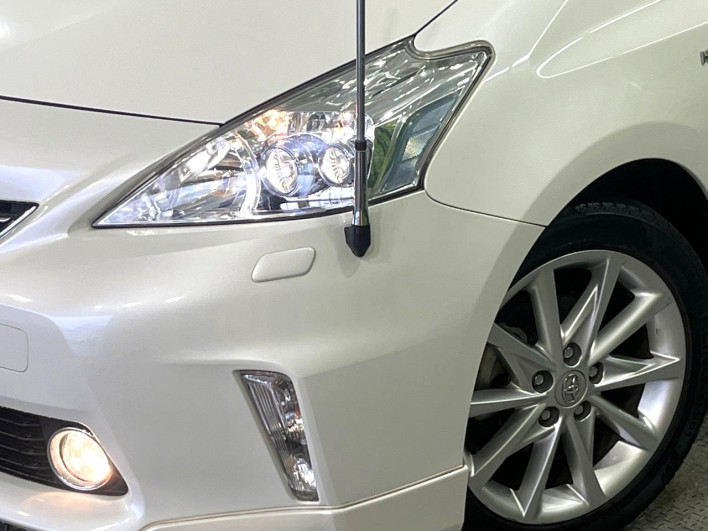 2013 Toyota Prius α DAA-ZVW41W (UW-6a1f9c0400997)[12]