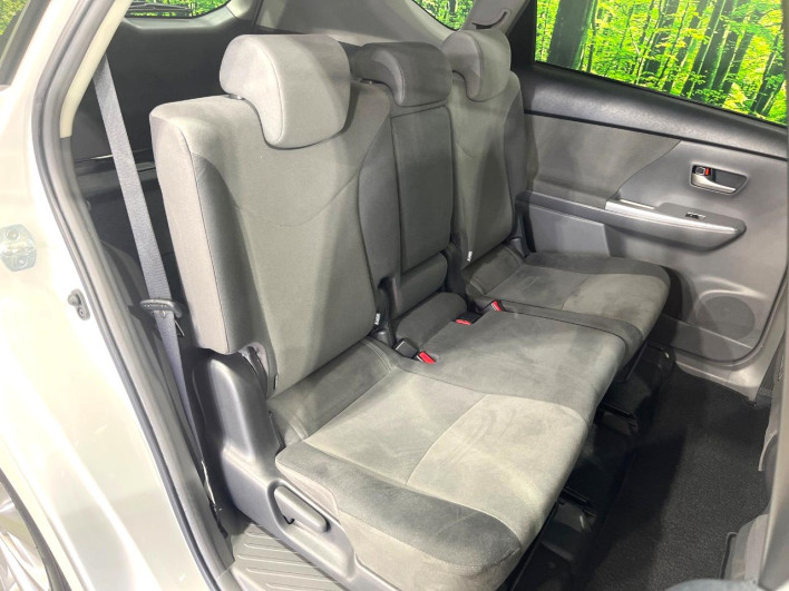 2013 Toyota Prius α DAA-ZVW41W (UW-6a1f9c0400997)[21]