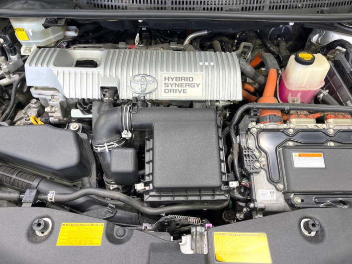 2013 Toyota Prius α DAA-ZVW41W (UW-6a1f9c045db5f)[4]