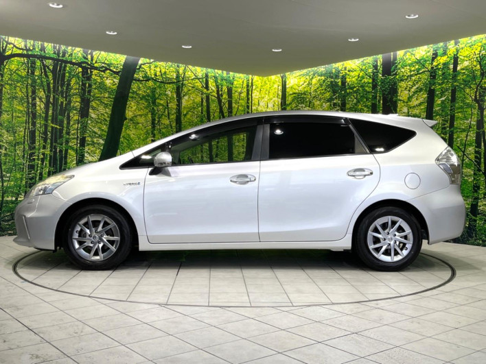 2013 Toyota Prius α DAA-ZVW41W (UW-6a1f9c045db5f)[23]
