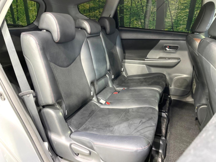 2013 Toyota Prius α DAA-ZVW41W (UW-6a1f9c045db5f)[8]
