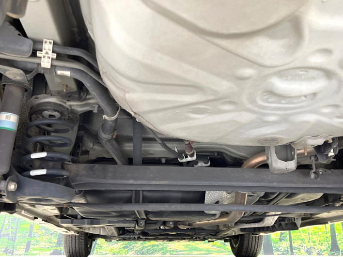 2013 Toyota Prius α DAA-ZVW41W (UW-6a1f9c045db5f)[24]